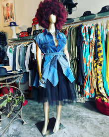  Vivica Vest